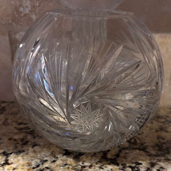 Elegant Crystal Glass Vase